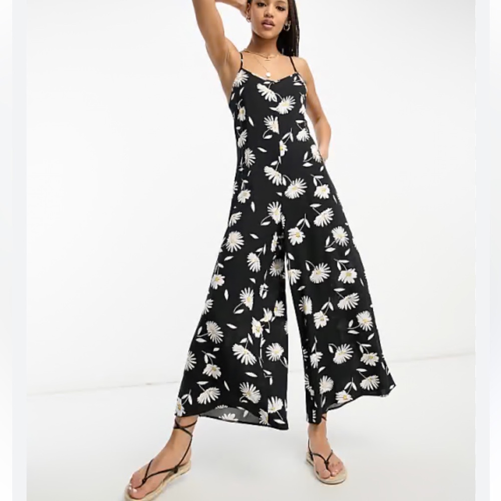 ASOS DESIGN strappy culotte jumpsuit in large daisy print
